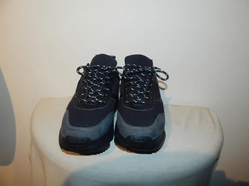 Essentiel Antwerp nieuwe sneakers witte stippen achter 36, Verzenden, Zwart, Nieuw, Sneakers of Gympen