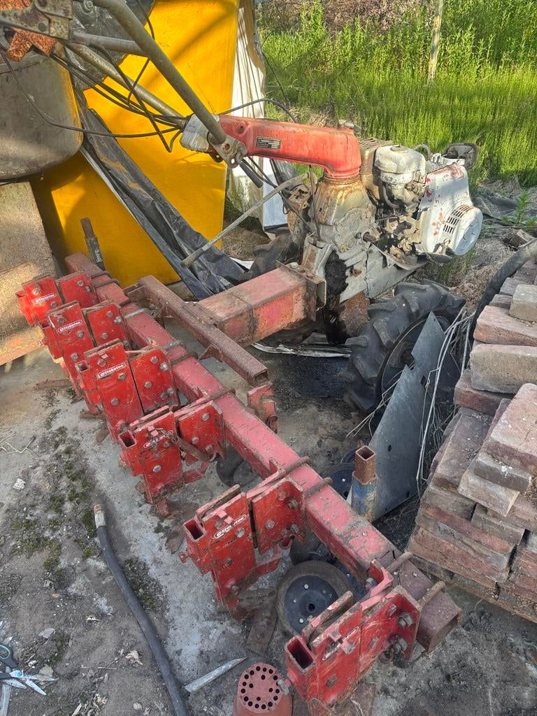 Schoffelbalk met tweewielige trekker, Ophalen, Akkerbouw, Grondbewerking