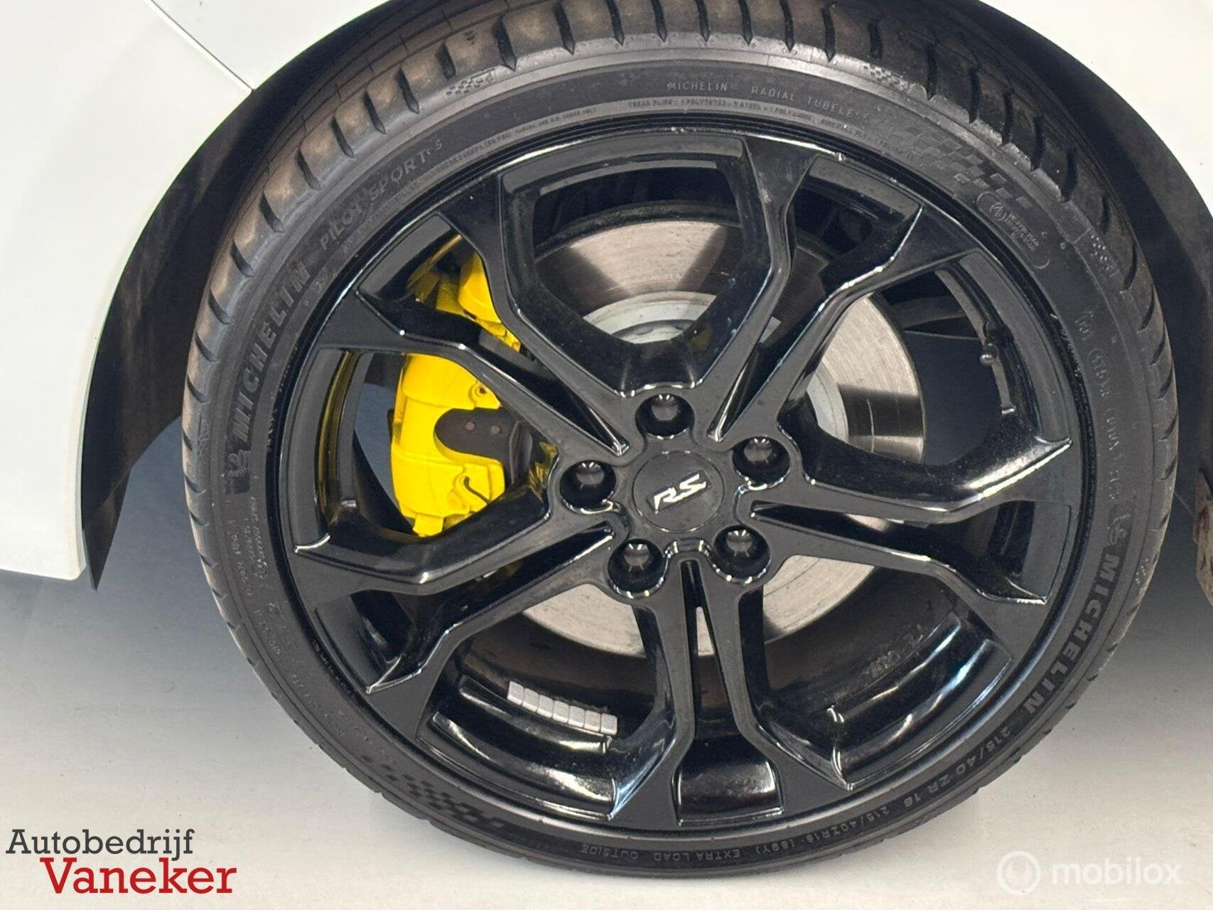 Renault Clio 1.6 Turbo R.S.|200PK|Carplay|PDC|Stoelverwarmin, Auto's, Gebruikt, 4 cilinders, Wit, 1179 kg