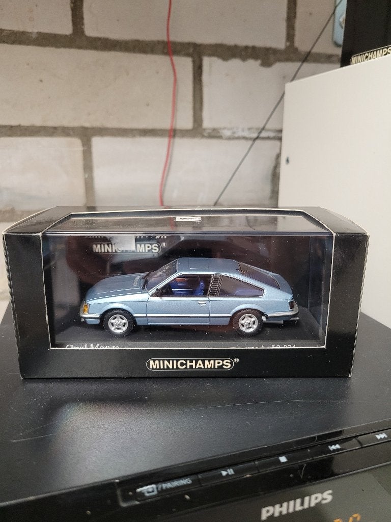 opel monza 1980 blue minichamps 1:43, Ophalen of Verzenden, Zo goed als nieuw, Auto, MiniChamps
