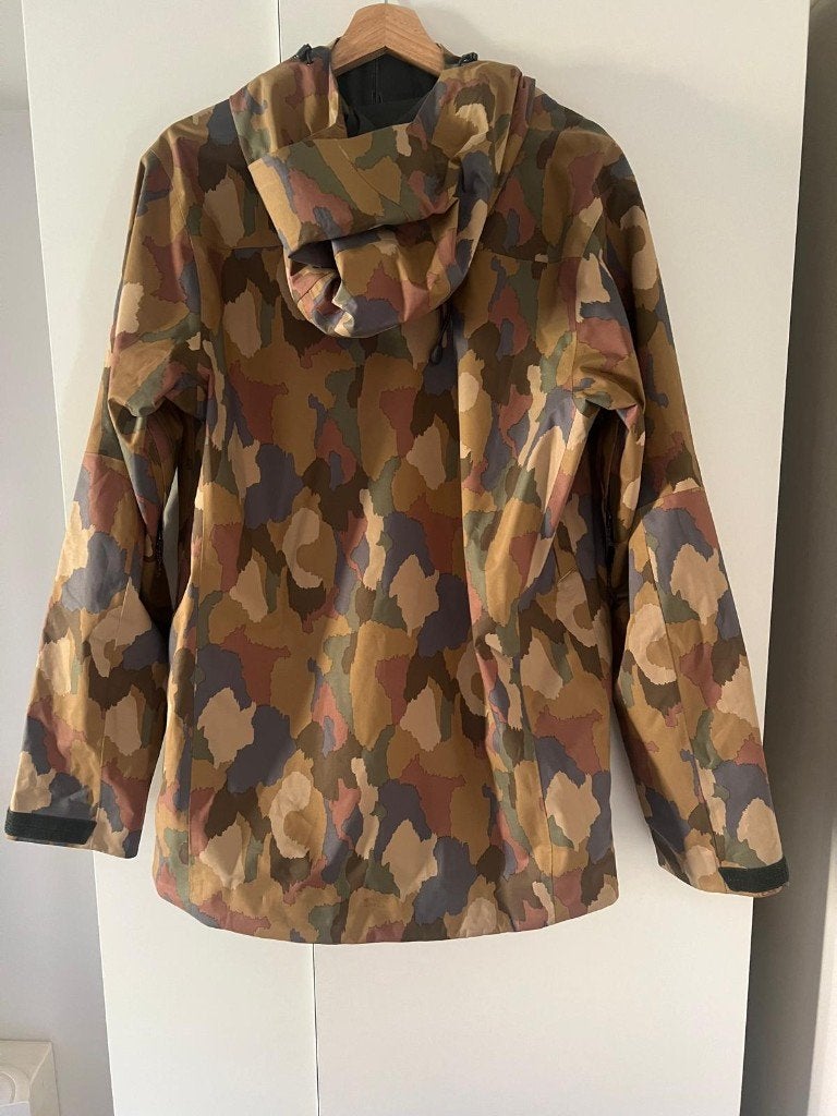 Patagonia Camouflage Regenjas - Maat S, Kleding | Heren, Jassen | Zomer, Zo goed als nieuw, Maat 46 (S) of kleiner, Meerkleurig