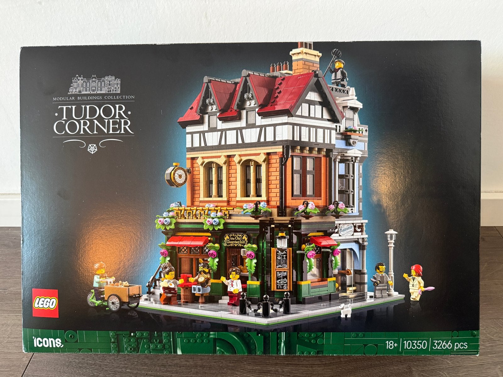 LEGO Icons 10350 Tudor Corner - Nieuw in doos, Ophalen of Verzenden, Nieuw, Overige merken