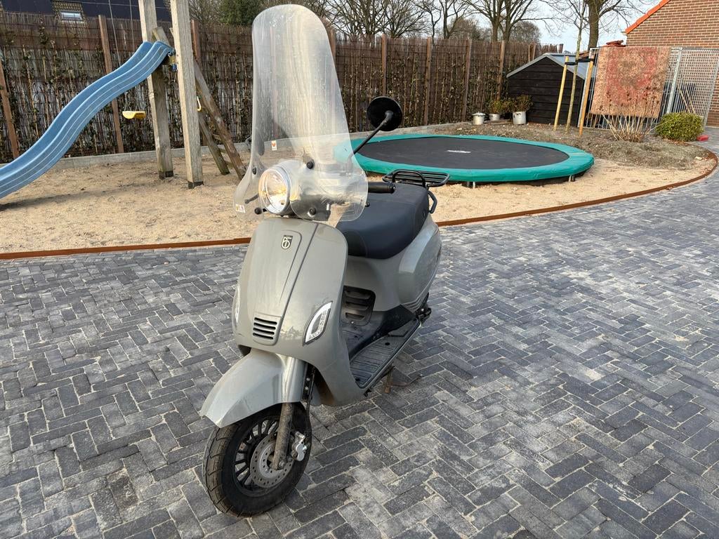 BTC Riva Scooter - Grijs, Ophalen of Verzenden, Gebruikt, Benzine, Overige merken