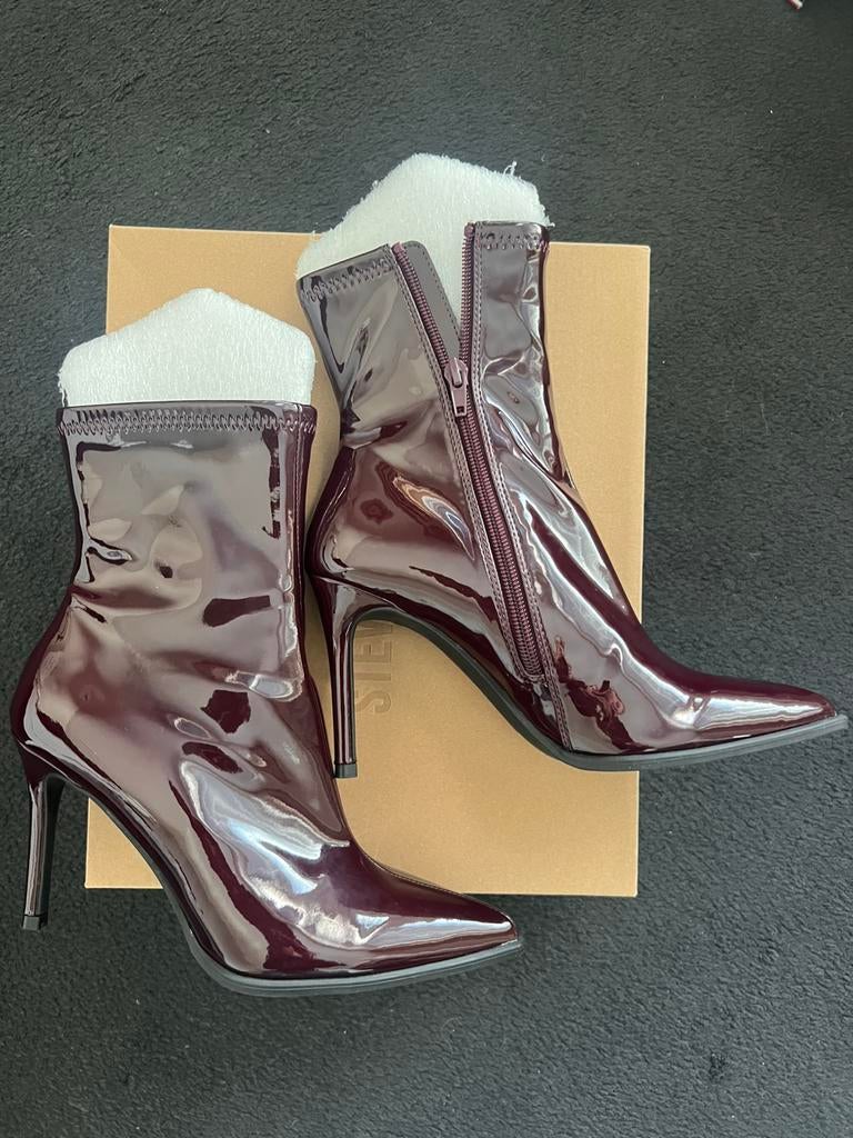Steve Madden lakleer laarsjes Pazz kleur:Burgundy, Kleding | Dames, Lage of Enkellaarzen, Nieuw, Ophalen of Verzenden, Rood