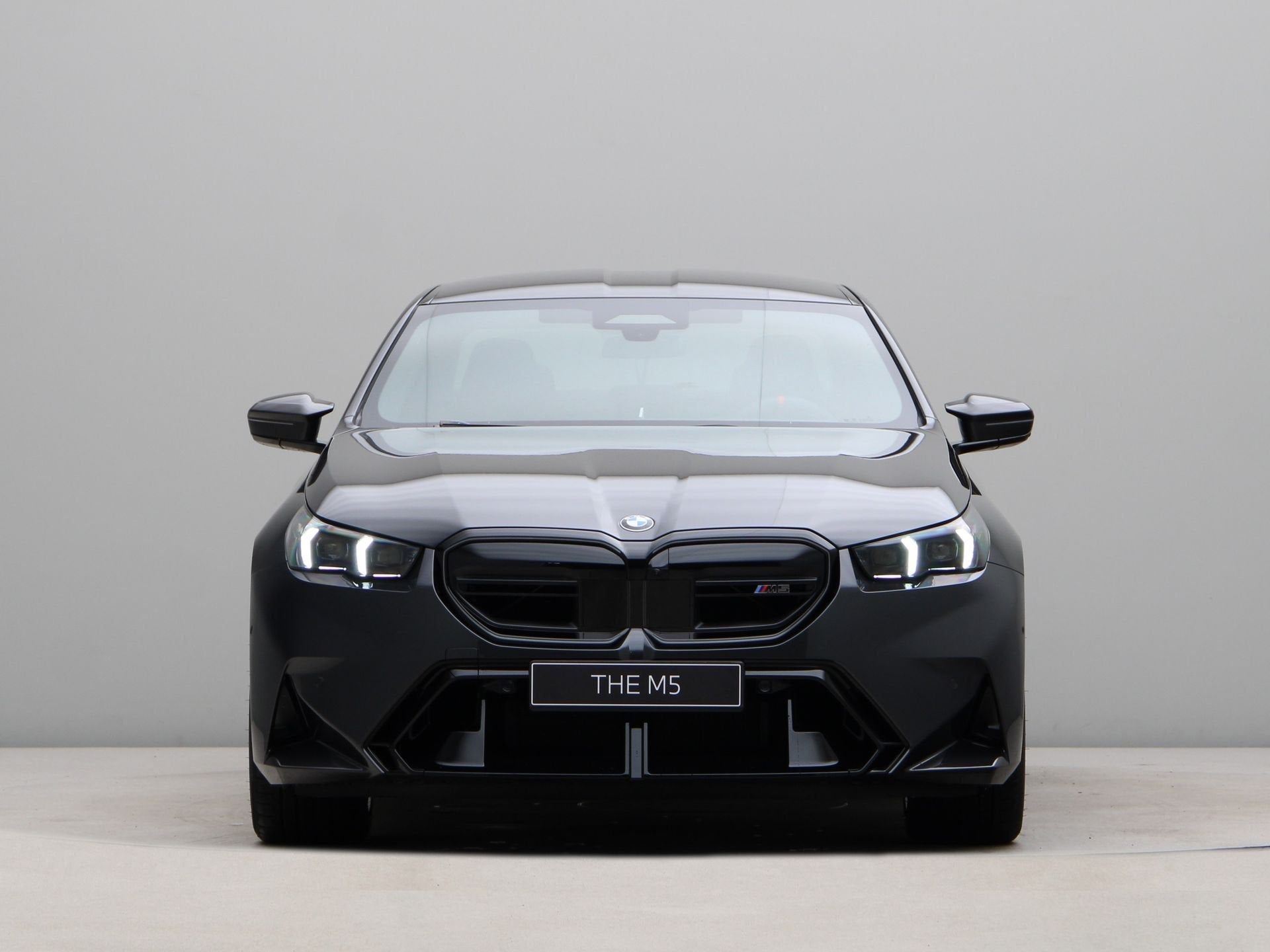 BMW M5 Sedan (bj 2026, automaat), Auto's, Automaat, 4395 cc, Overige brandstoffen, 23 km/l