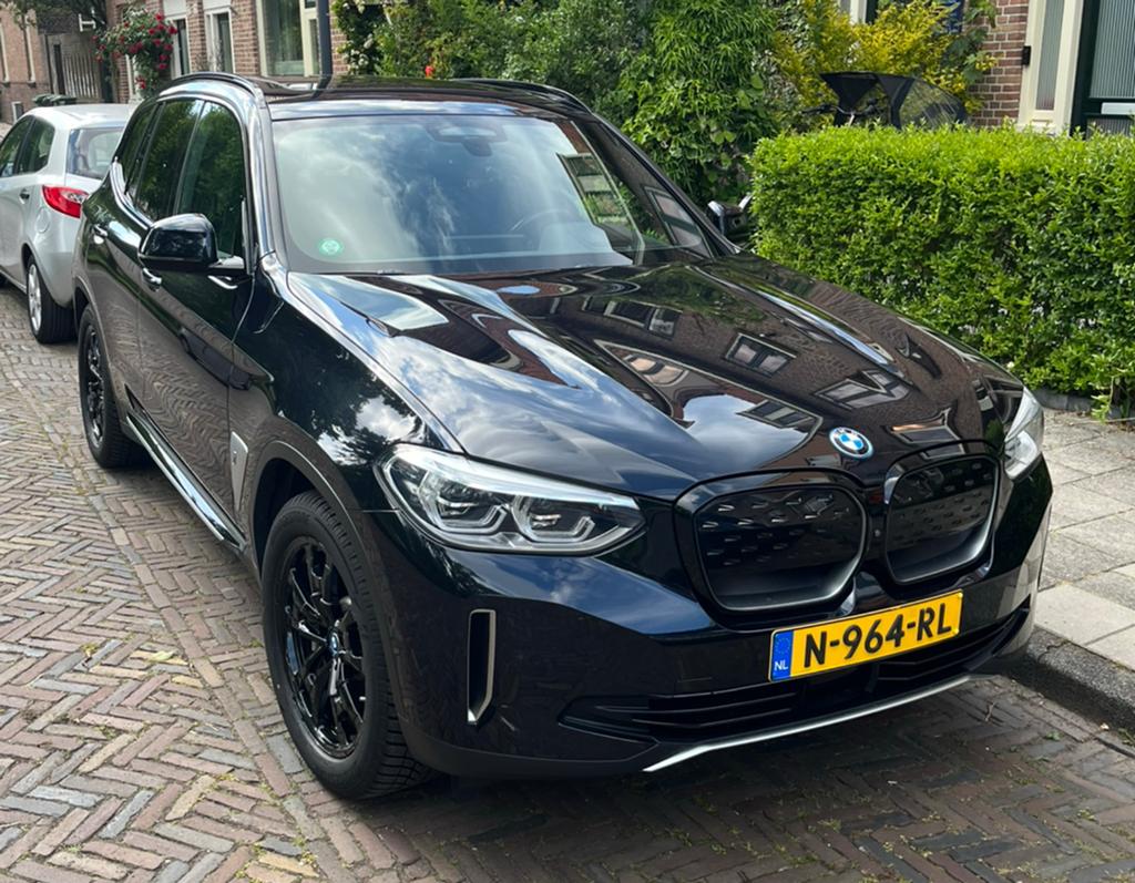 BMW iX3 | HE | 47k km | Pano | Trekhaak | service t/m 2030, Auto's, Automaat, 34 min, Achterwielaandrijving, 110 €/maand