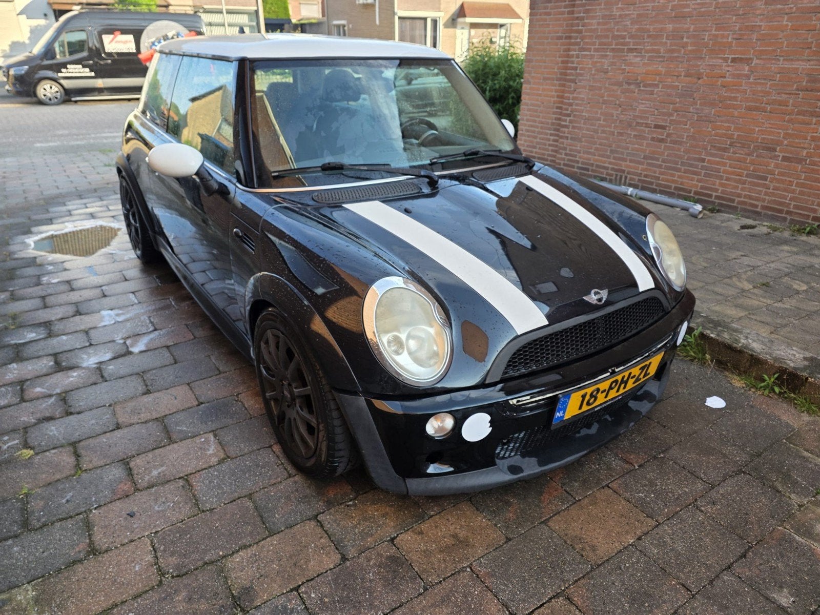 Mini Cooper S look 1.6 16v 2004 Zwart, Voorwielaandrijving, Zwart, 4 cilinders, 4 stoelen
