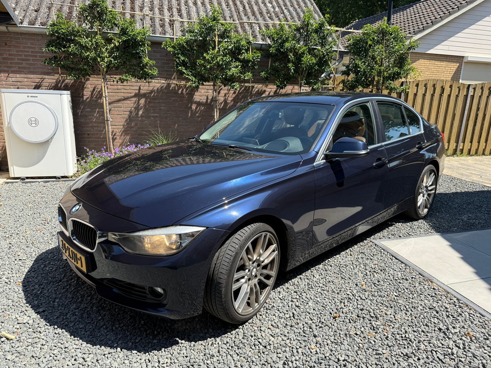 BMW 320i Executive Automaat |Leder |Head-Up DisplayTrekhaak, Auto's, Achterwielaandrijving, 4 cilinders, Blauw, Origineel Nederlands