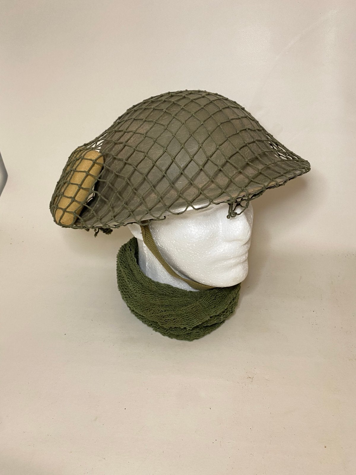 Engelse helm ww2, Ophalen of Verzenden, Landmacht, Engeland, Helm of Baret