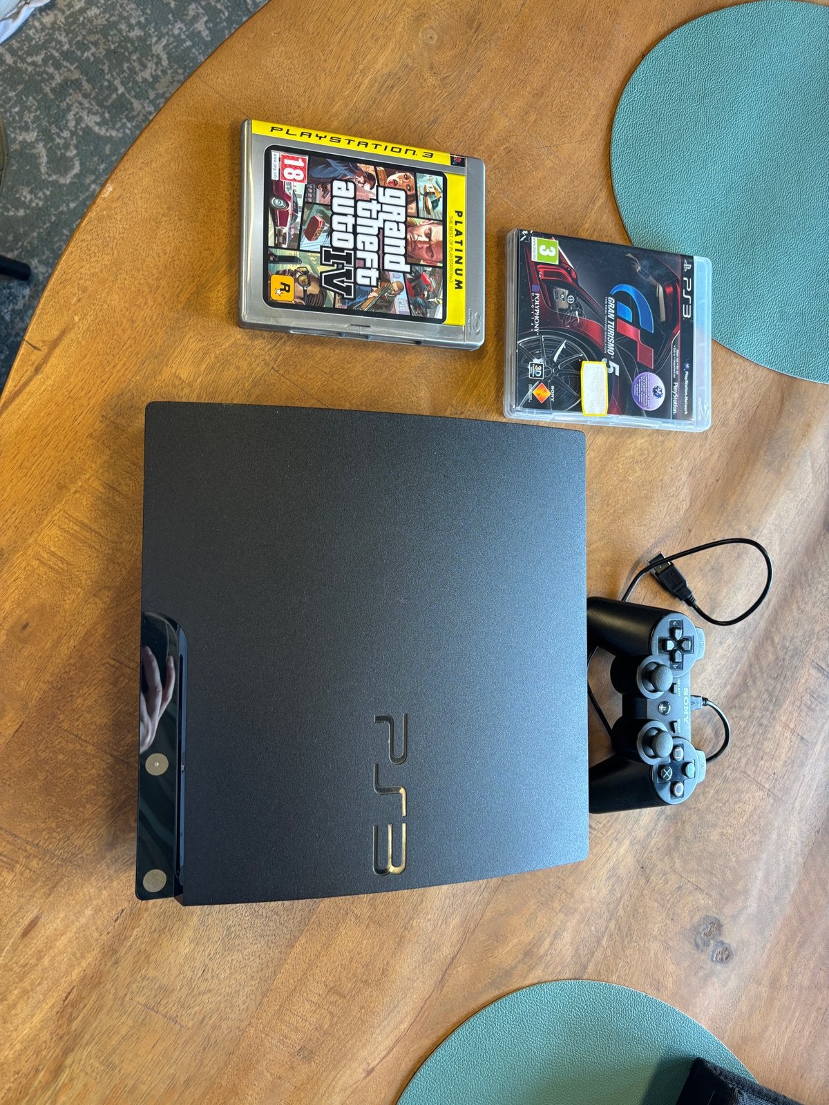 PlayStation 3 met 2 games en controller, Online, Gebruikt, Vanaf 18 jaar, 1 speler