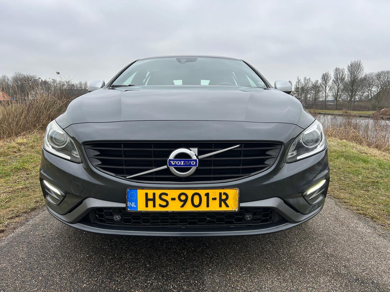 Volvo V60 2.4 D6 Twin Engine R-Design Schuifdak/ Afneembare, Automaat, 68 pk, Vierwielaandrijving, 1880 kg