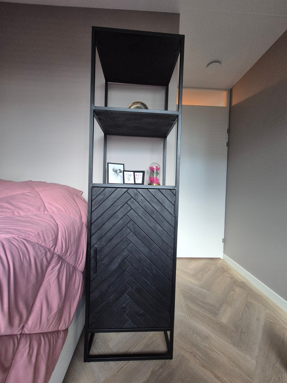 Zwarte Mangohout kast, Huis en Inrichting, Kasten | Wandmeubels, Ophalen, Minder dan 150 cm, 150 tot 200 cm, 25 tot 50 cm