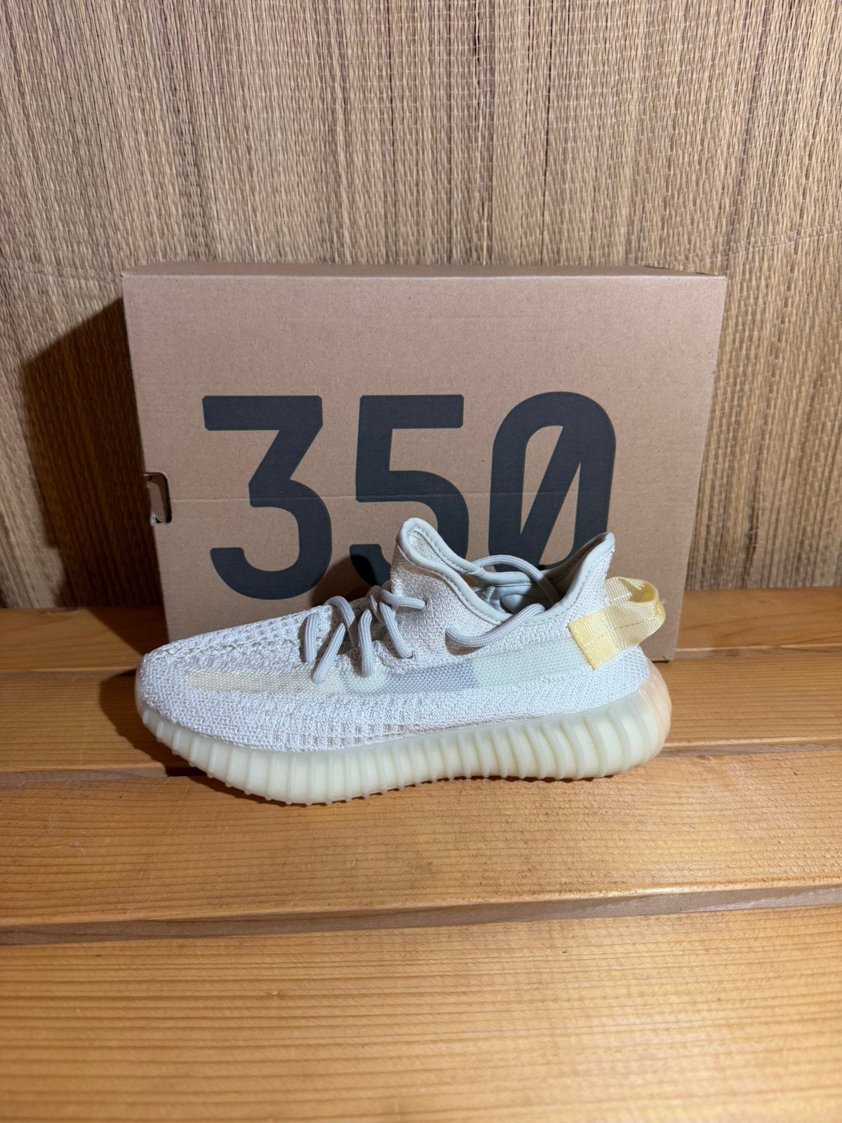 adidas Yeezy Boost 350 V2 Light, Ophalen of Verzenden, Nieuw, Overige kleuren