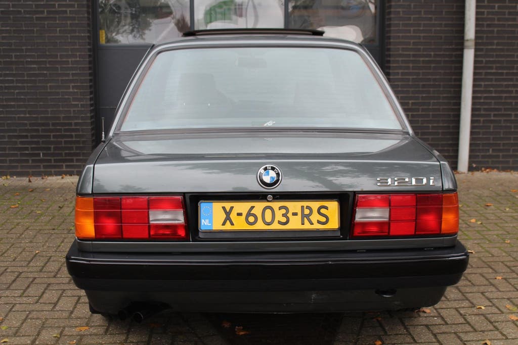 BMW 3 Serie 320i 6 Cilinder ORIGINELE STAAT! UNIEKE AUTO! NE, foto 7