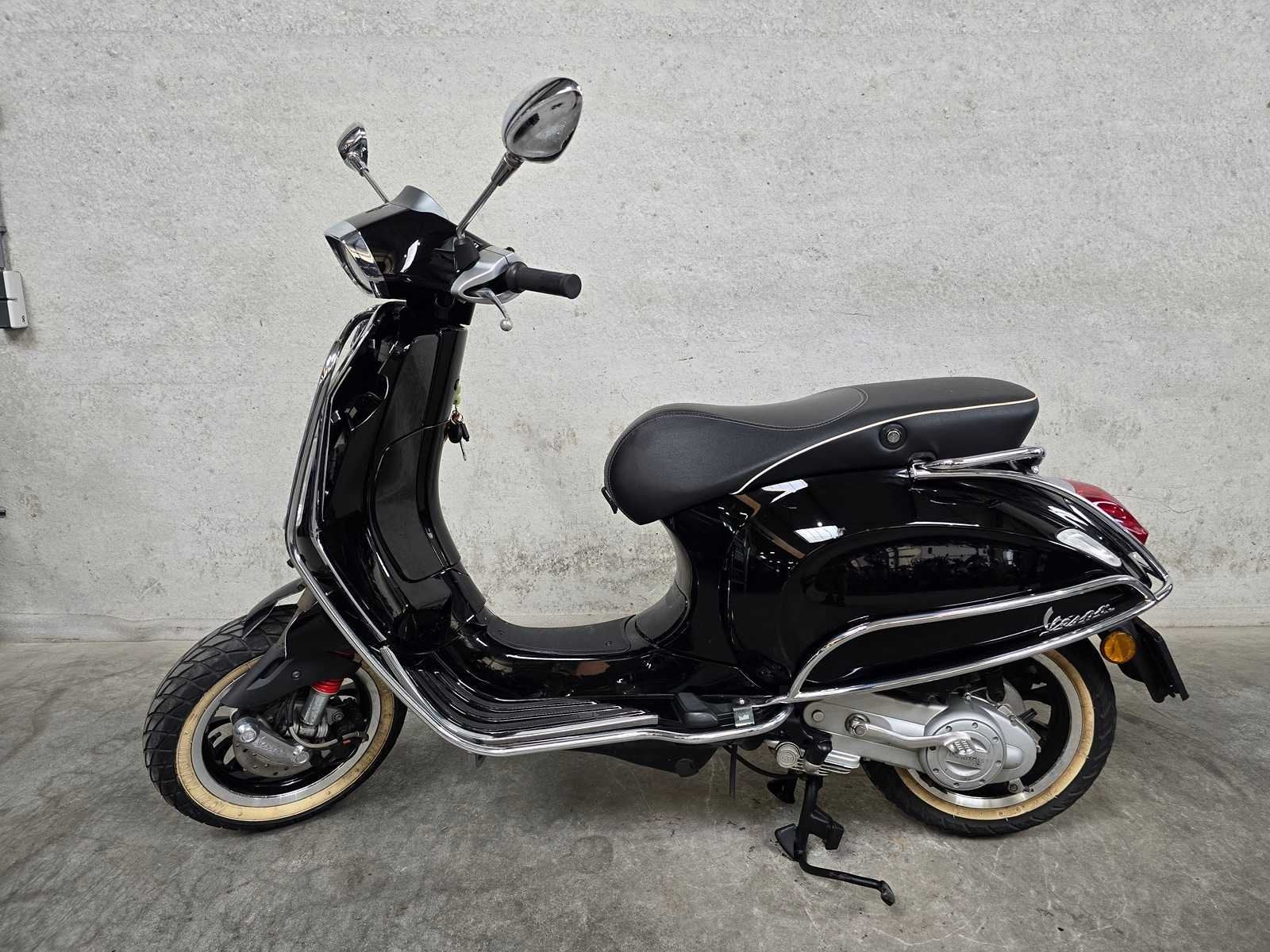 Vespa - Snorscooter - Sprint 4T - 25km uitvoering dld55d, Fietsen en Brommers, Gebruikt, Overige modellen
