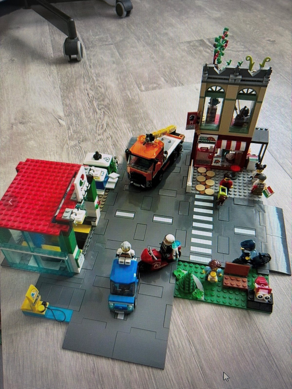 LEGO City Hoofdstraat 60292, Kinderen en Baby's, City, Lego, Ophalen of Verzenden, Zo goed als nieuw