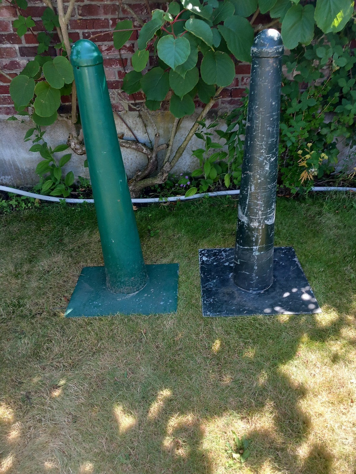 Twee gebruikte "amsterdammers" met voetplaat, Tuin en Terras, Ophalen, Gebruikt, Minder dan 180 cm, Palen