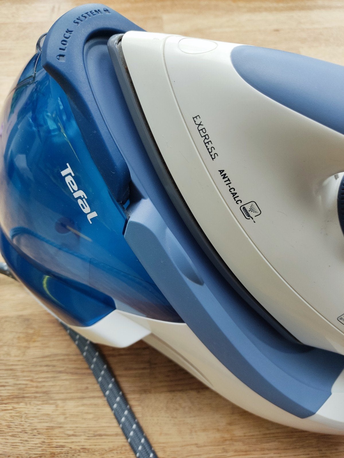 Krachtige Tefal Express Anti-Calc Stoomstrijkijzer (GV7250), Witgoed en Apparatuur, Ophalen, Zo goed als nieuw, Strijkijzer met snoer