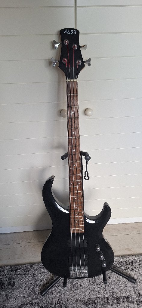 Basgitaar, Ophalen, Gebruikt