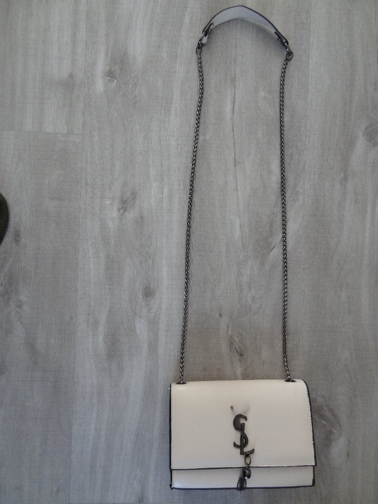 Taupekleurige Schoudertas Met kettinghengsel Weinig Gebruikt, Ophalen of Verzenden, Gebruikt, Beige, Schoudertasje