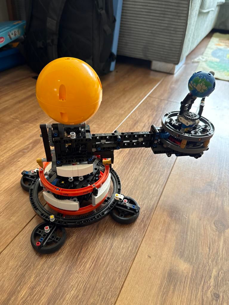 Lego Technic Zon, Aarde en Maan model 42179, Lego, Ophalen of Verzenden, Zo goed als nieuw, Complete set