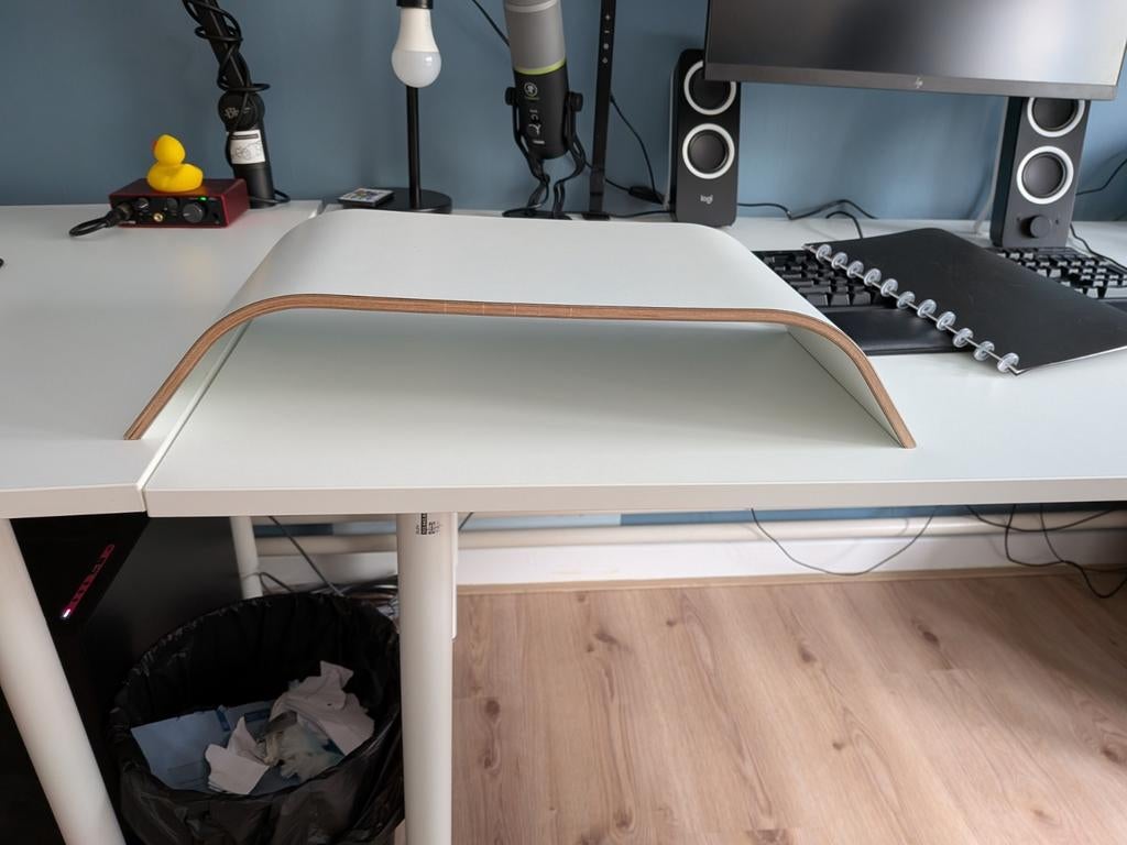 Ikea Sigfinn monitor standaard 2 stuk, Huis en Inrichting, Bureaus, Ophalen, Hout, Zo goed als nieuw, IKEA