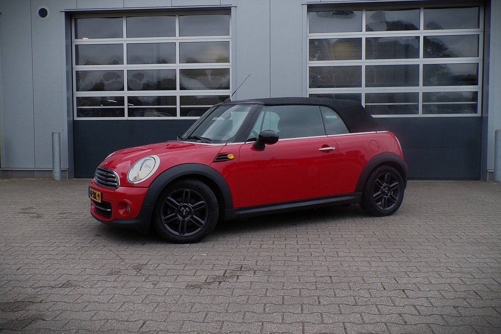 Mini 1.6 Cooper Roadster 2011 Rood, Auto's, Mini, Parkeersensor, 4 cilinders, Cabriolet, 4 stoelen
