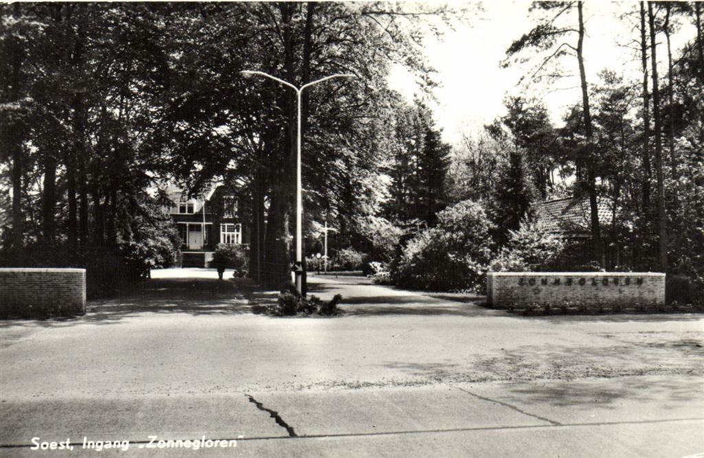 Soest, Ingang Zonnegloren - 1975 gelopen, Ophalen of Verzenden, 1960 tot 1980, Gelopen, Utrecht
