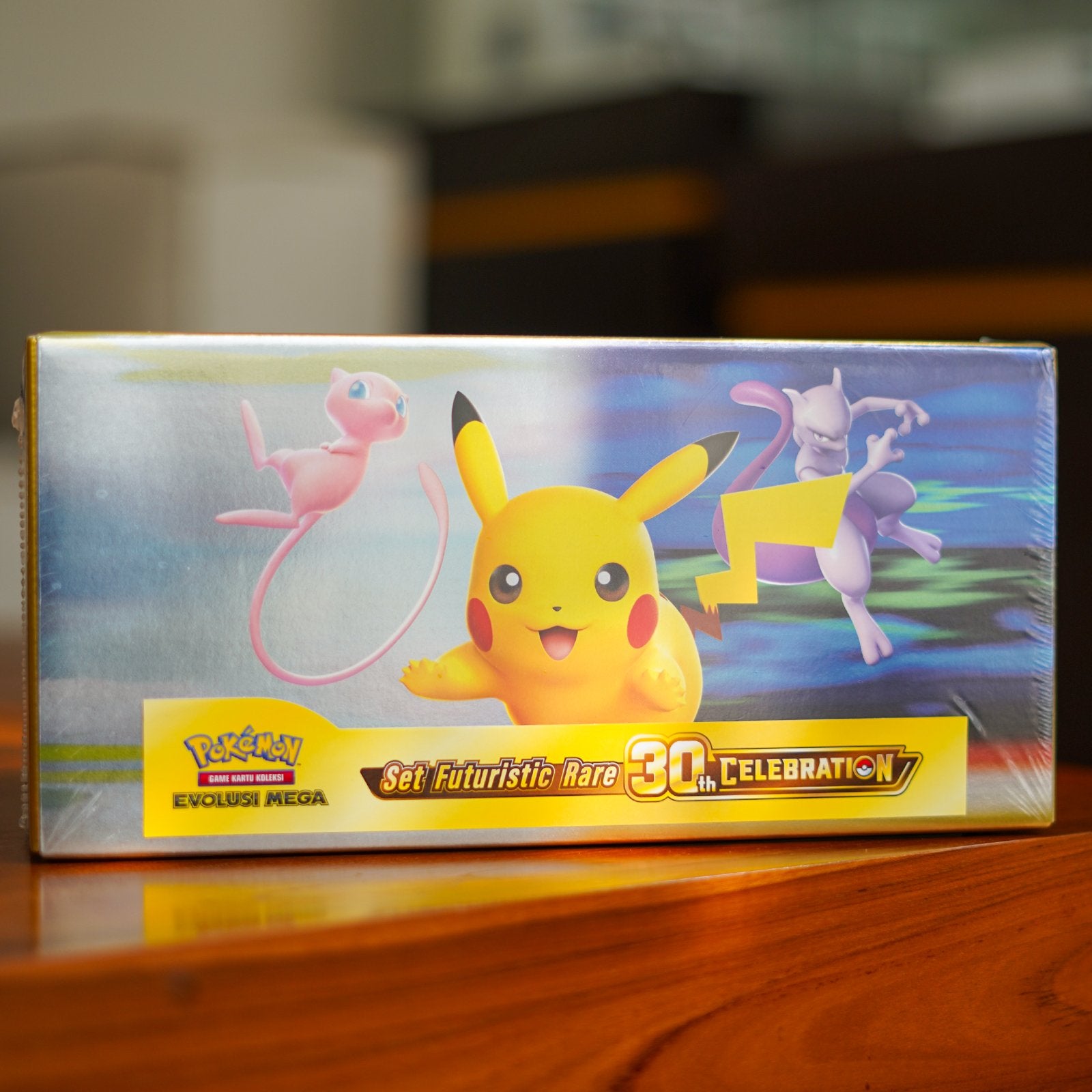 Pokemon 30th Celebration Indonesian Futuristic Box, Ophalen of Verzenden, Nieuw, Boosterbox