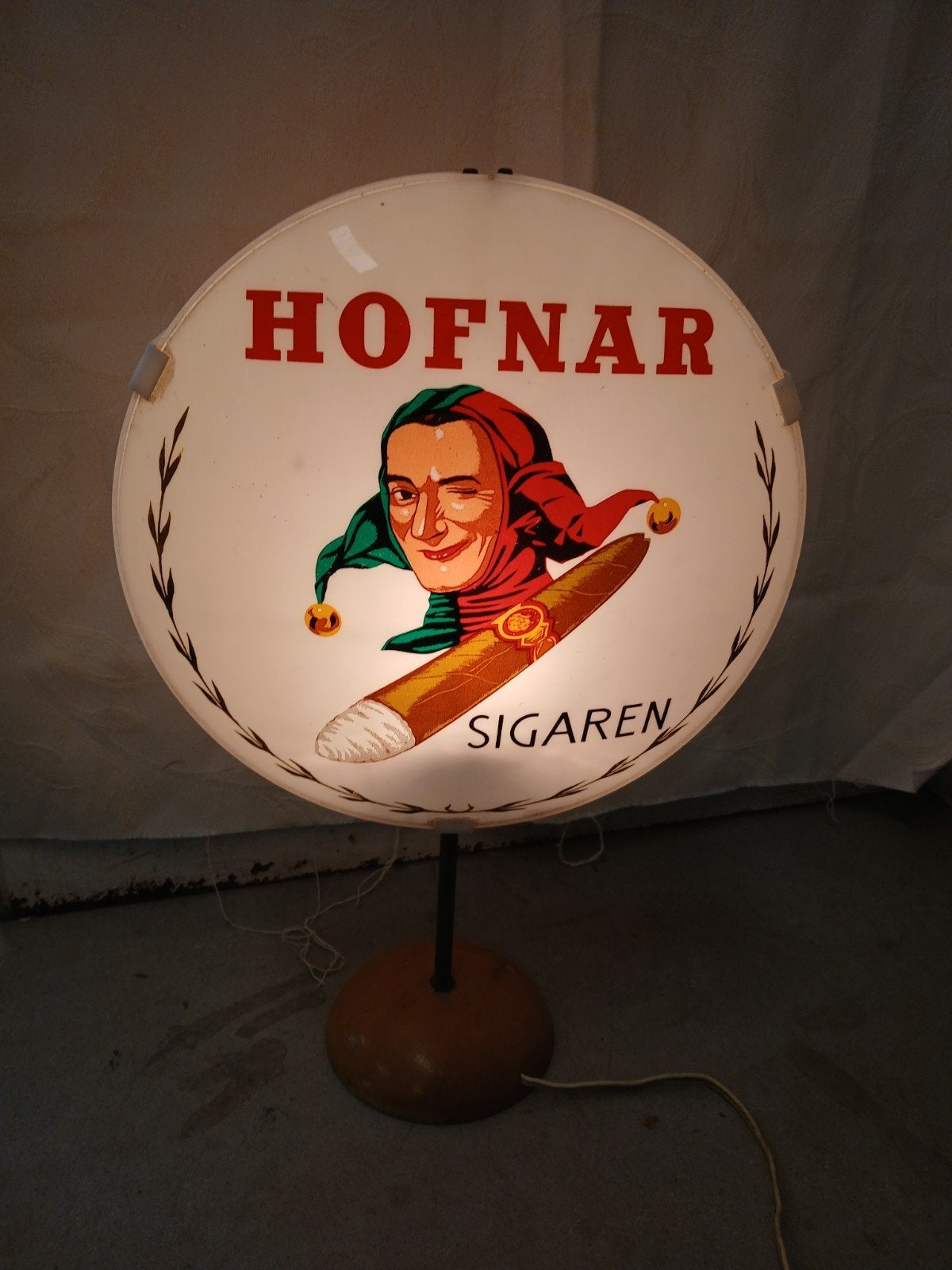 Hofnar sigaren lamp, Ophalen