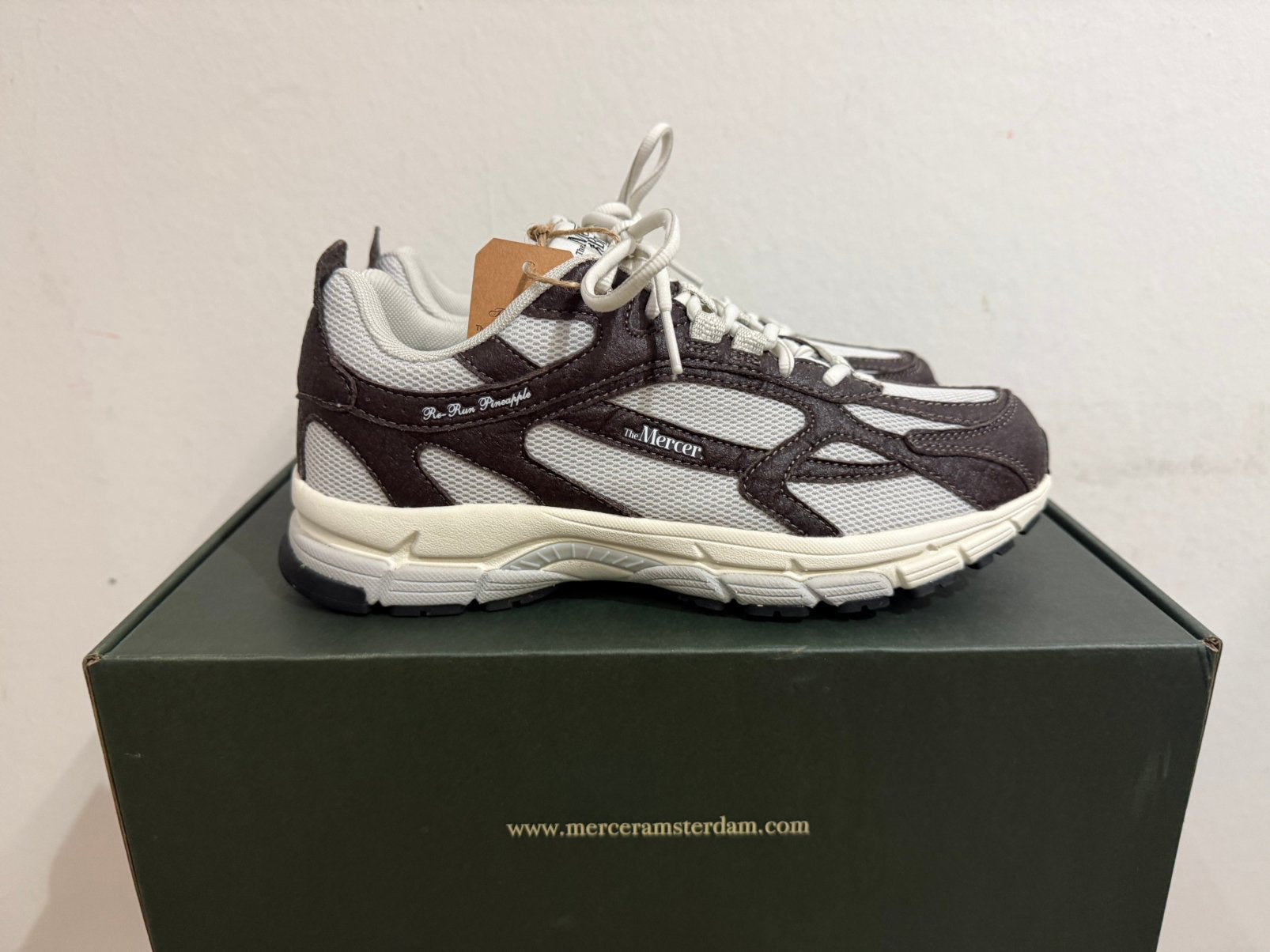 Te koop nieuwe Mercer Re Run Pineapple 2.0 Brown maat 40, Postlaan 3, Nieuw, Ophalen of Verzenden, Sneakers of Gympen