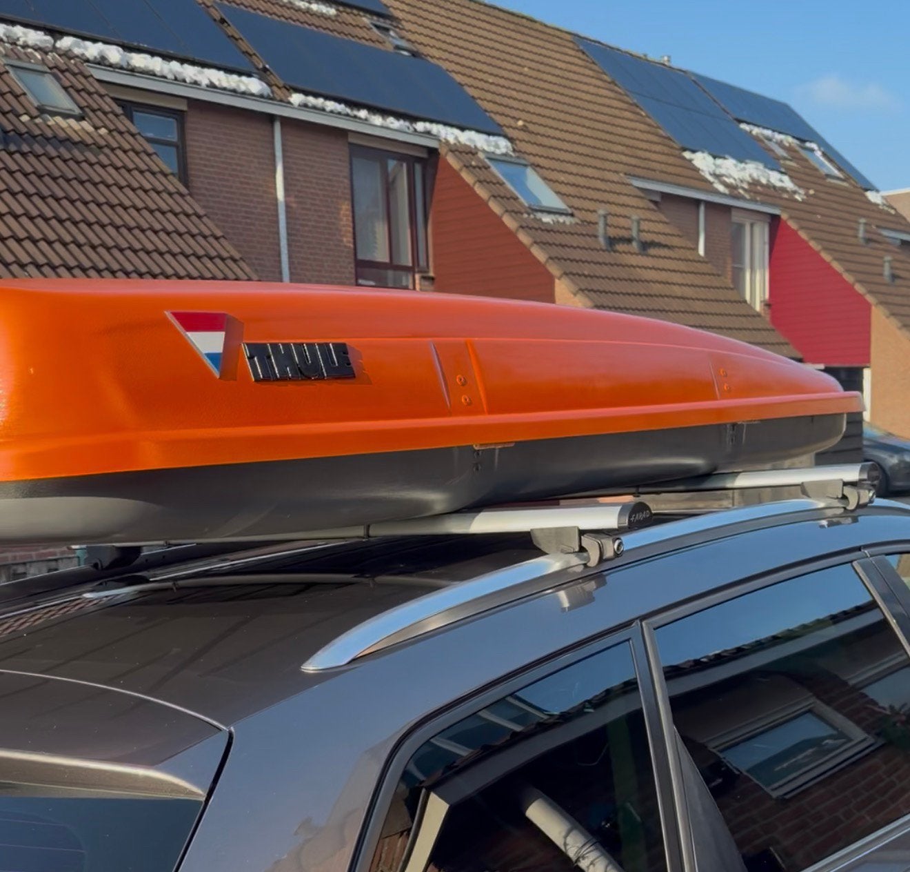 Thule Dakkoffer Oranje met Nederlandse Vlaggen - 245x90x30-3, Ophalen, Gebruikt