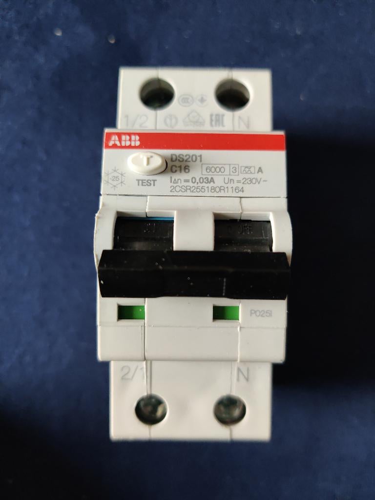 ABB Aardlekautomaat C16 30mA 1p+N DS201 2CSR255180R1164, Ophalen of Verzenden, Zo goed als nieuw