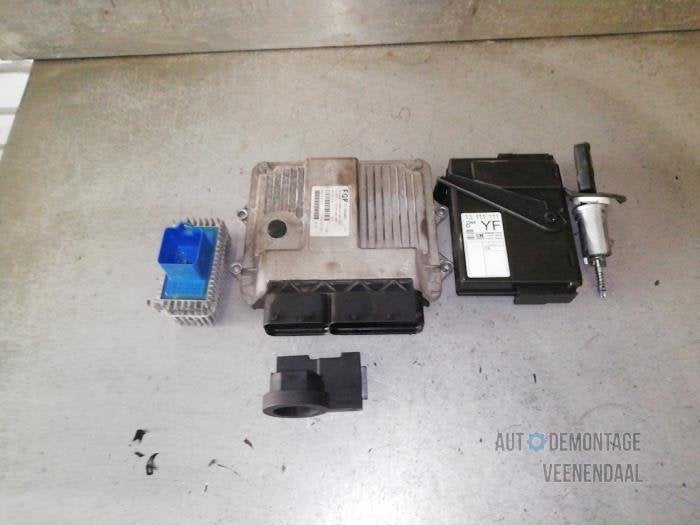 Computer Motormanagement van een Opel Corsa, Gebruikt, -, -, Opel