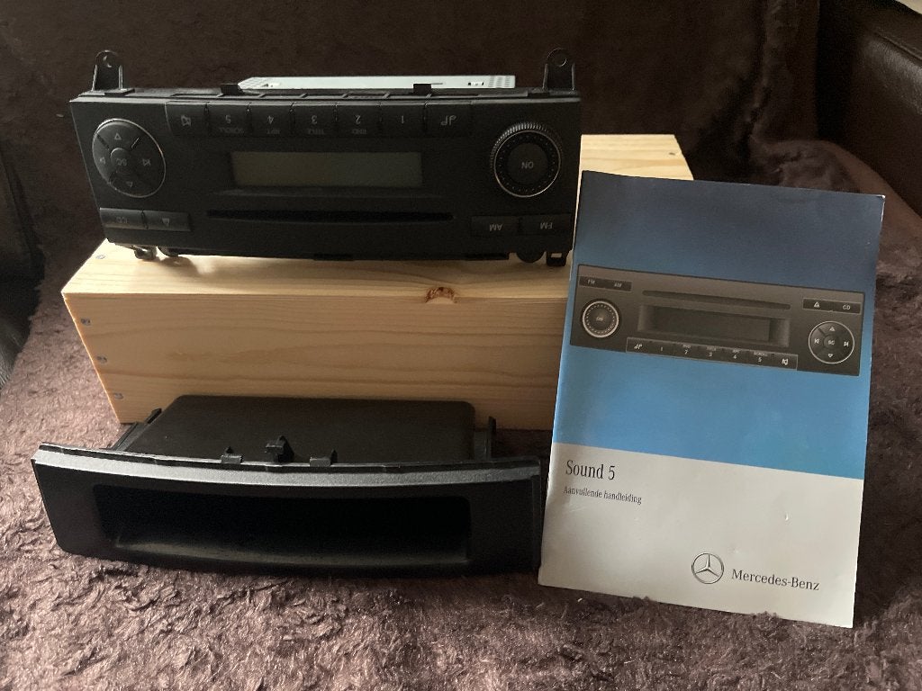 Mercedes-Benz Sound 5 Autoradio met handleiding, Ophalen of Verzenden, Zo goed als nieuw