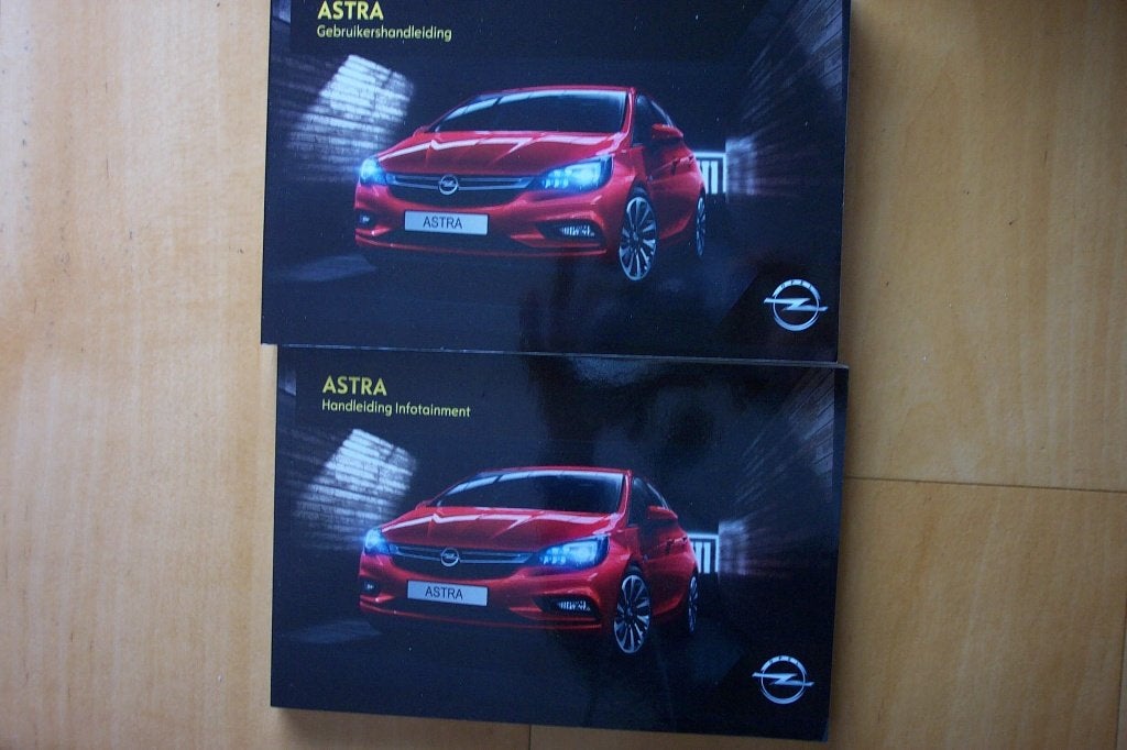 Opel Astra 2016 instructieboekje Astra K automaat diesel etc, Verzenden