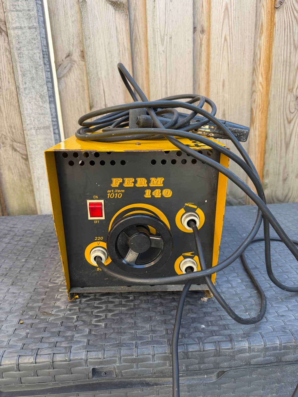 FERM Arc Welder 140 - Compacte Elektrode Lasapparaat, Ophalen, Gebruikt, 150 tot 250 ampère, Elektroden