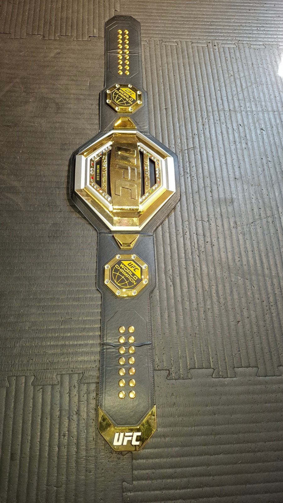 UFC World Champion Replica Kampioenschapsriem, Ophalen of Verzenden, Zo goed als nieuw, Overige sporten, Overige typen