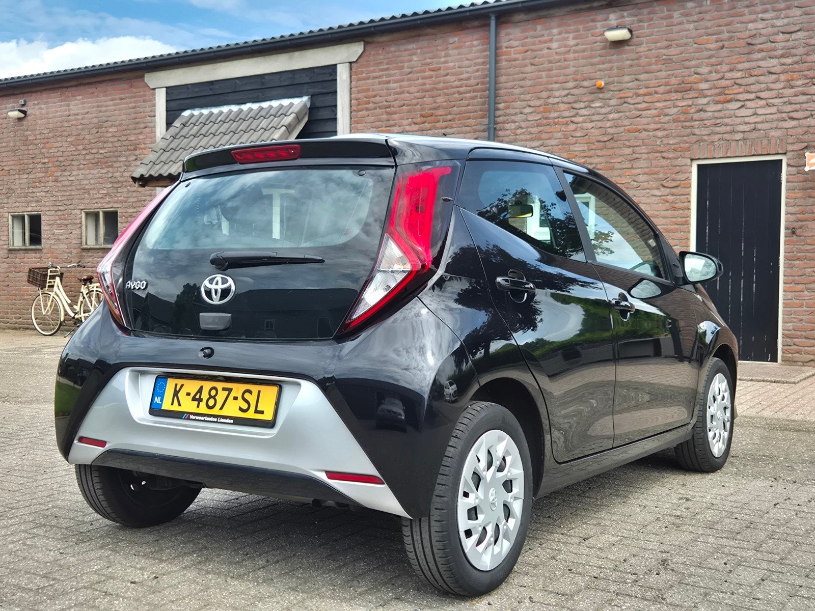 Toyota Aygo 1.0 Vvt-i 72pk 5D 2021 I Carplay I Camera I CV, Auto's, Voorwielaandrijving, Stof, Euro 6, Met garantie (alle)