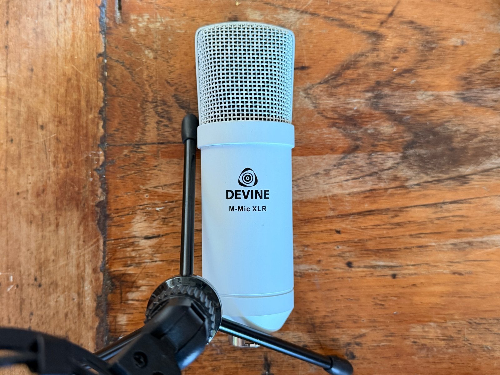 Devine M-Mic XLR microfoon + tafelstatief – podcast/studio, Ophalen of Verzenden, Zo goed als nieuw, Studiomicrofoon