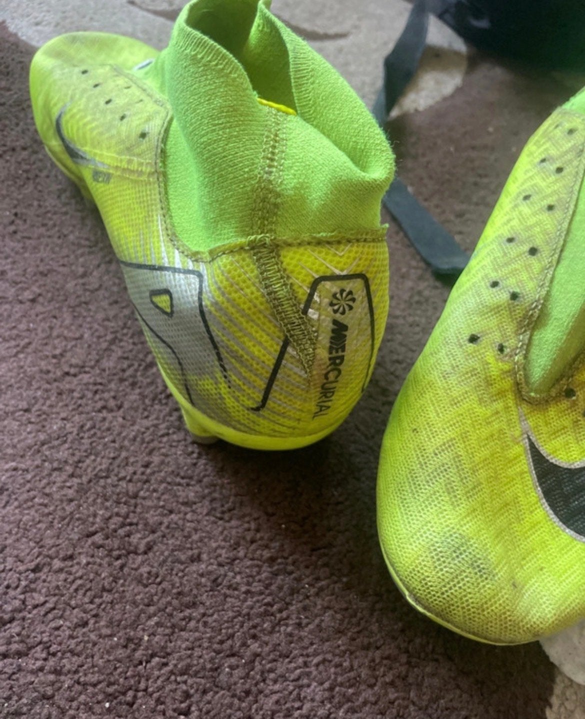 Nike Mercurial Voetbalschoenen - Neon Geel, Gebruikt, Maat XS of kleiner, Schoenen, Ophalen of Verzenden