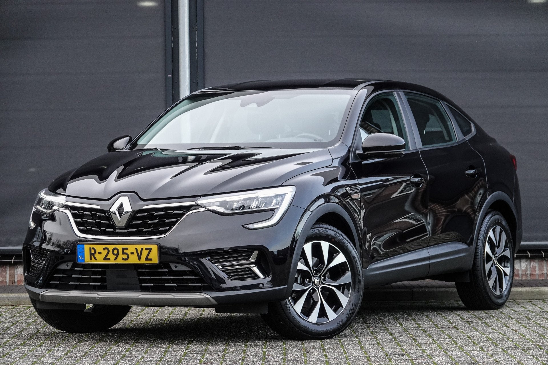 Renault Arkana 1.6 E-Tech Hybrid 145 Zen | Achteruitrijcamer, Auto's, Arkana, Stof, Gebruikt, Zwart