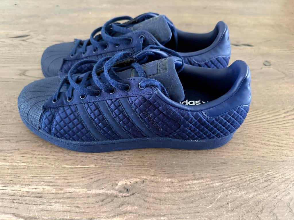 Adidas Superstar blauw in nieuwstaat, Kleding | Heren, Schoenen, Blauw, Ophalen of Verzenden, Sneakers of Gympen, Zo goed als nieuw