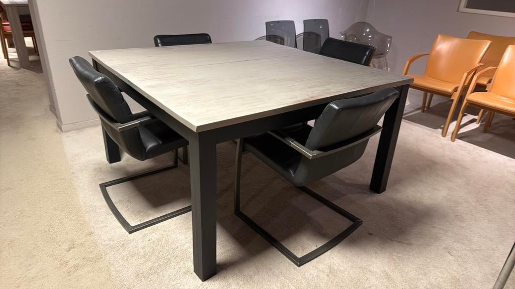 Vierkante eettafel, Huis en Inrichting, Tafels | Eettafels, Gebruikt, 100 tot 150 cm, 100 tot 150 cm, Vierkant, Overige houtsoorten