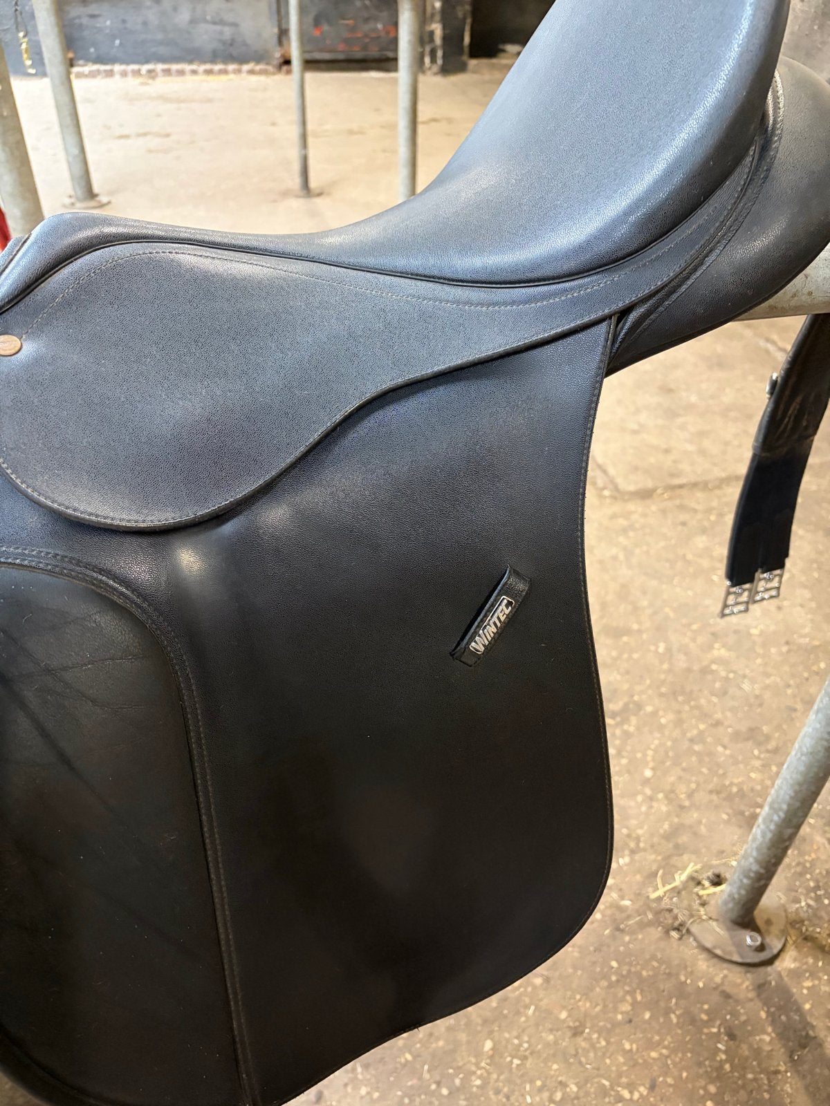 Paardrijzadel wintec 17 inch, Ophalen, Zo goed als nieuw, Dressuur