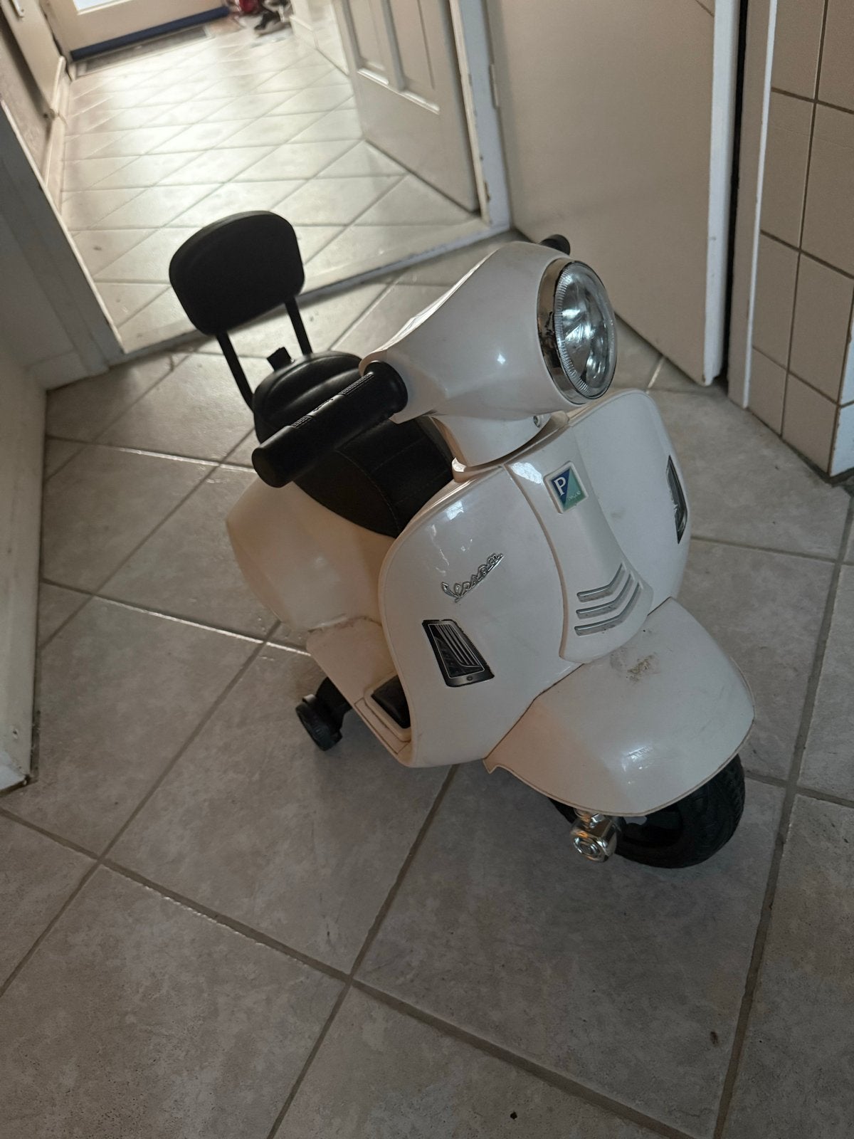 Kinder Vespa scooter - accu defect, Ophalen, Gebruikt