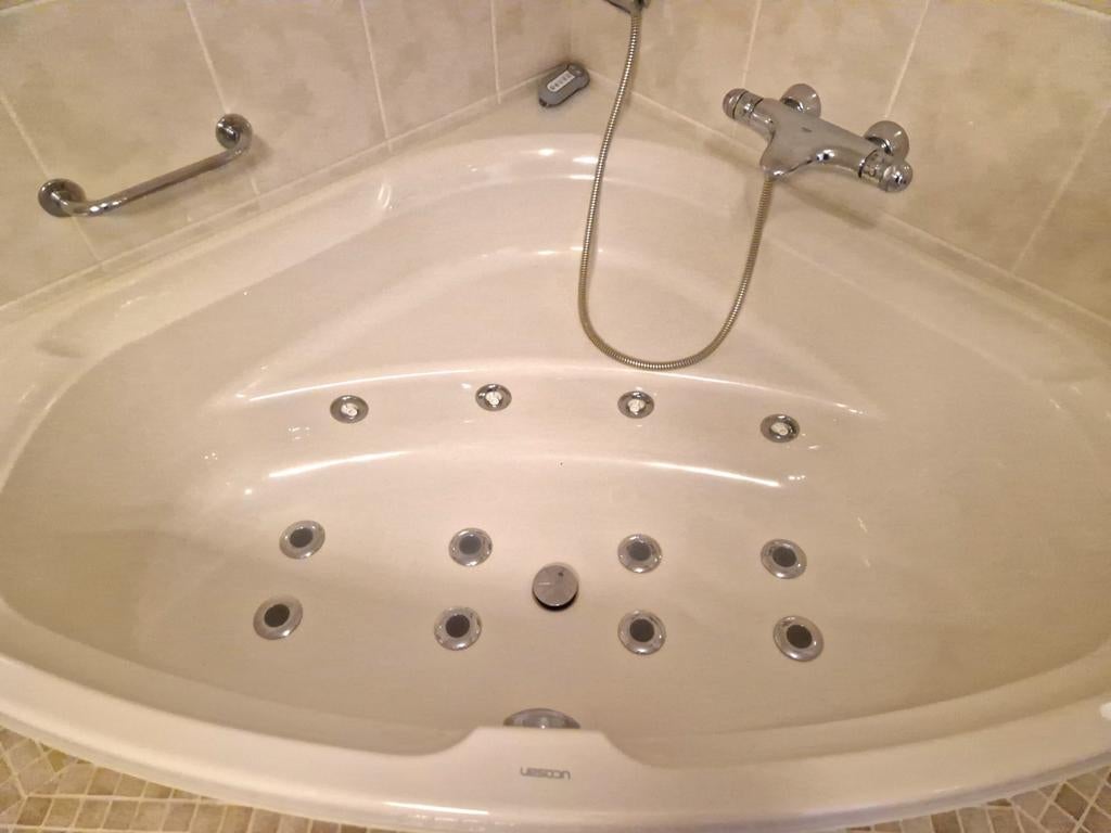 Jacuzzi ligbad, Doe-het-zelf en Verbouw, Sanitair, Zo goed als nieuw, Bad, Ophalen