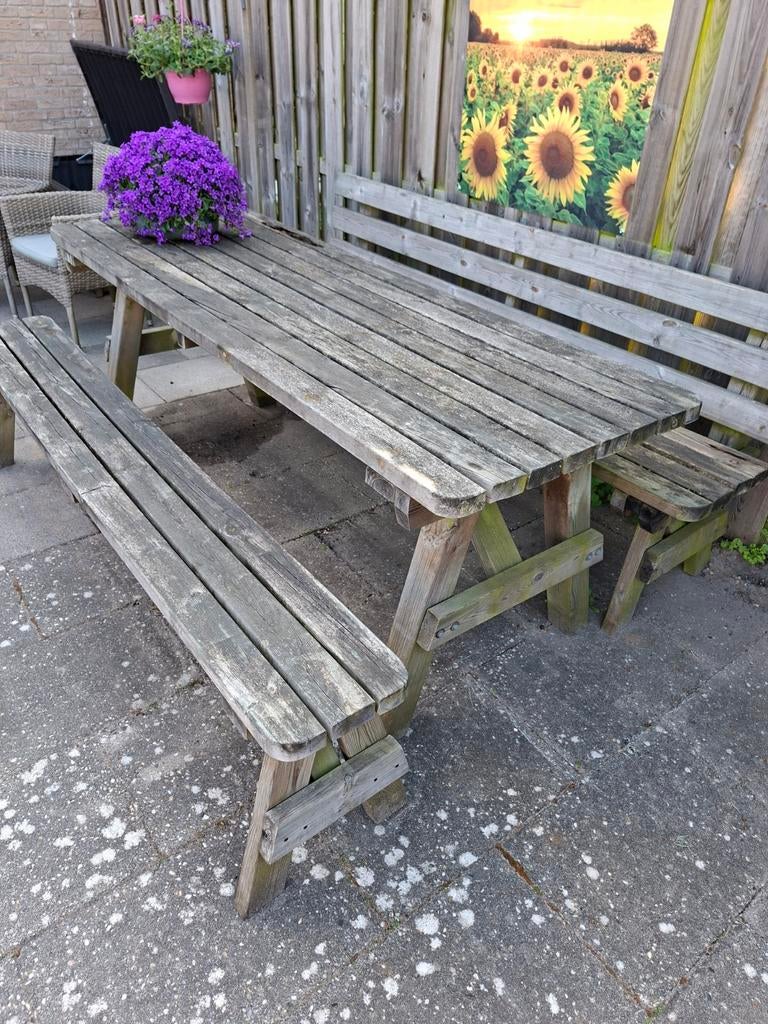 Houten picknicktafel met bankjes ,kom gauw !GRATIS, Tuin en Terras, Picknicktafels, Ophalen, Gebruikt, Rechthoekig, Hout