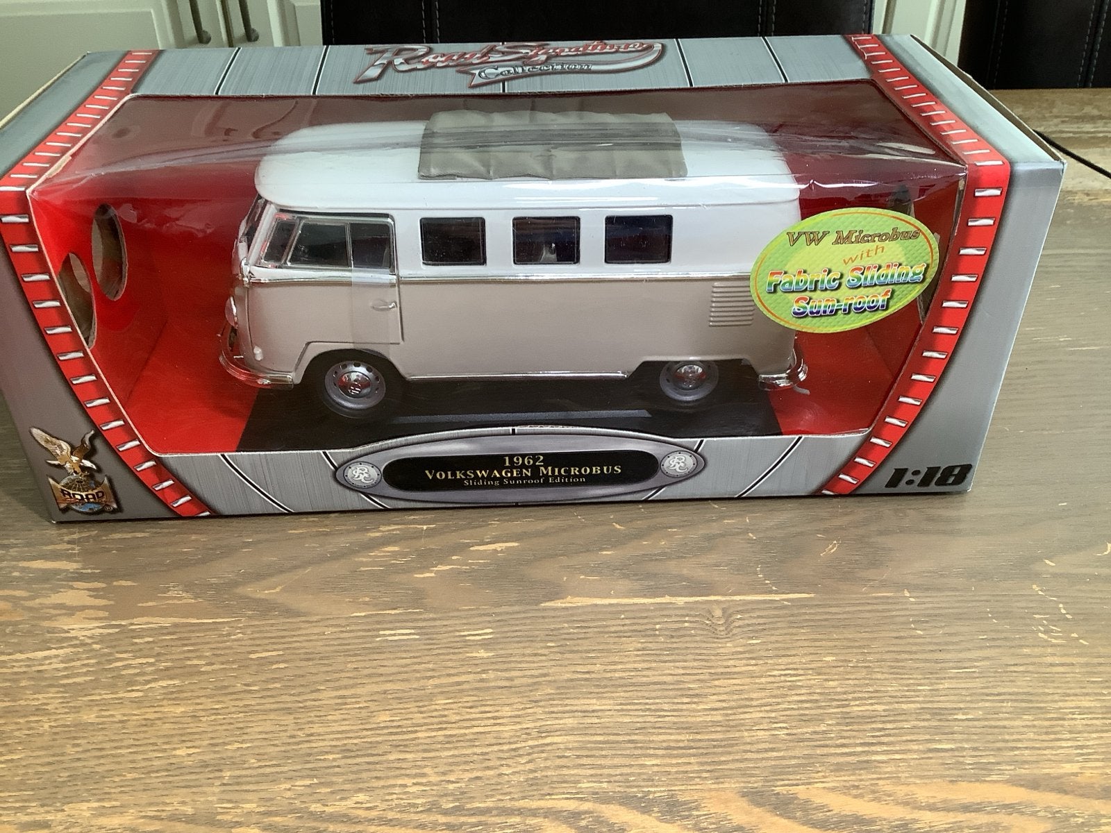 Road Signature 1962 Volkswagen Microbus 1:18, Ophalen of Verzenden, Nieuw, Auto, Overige merken