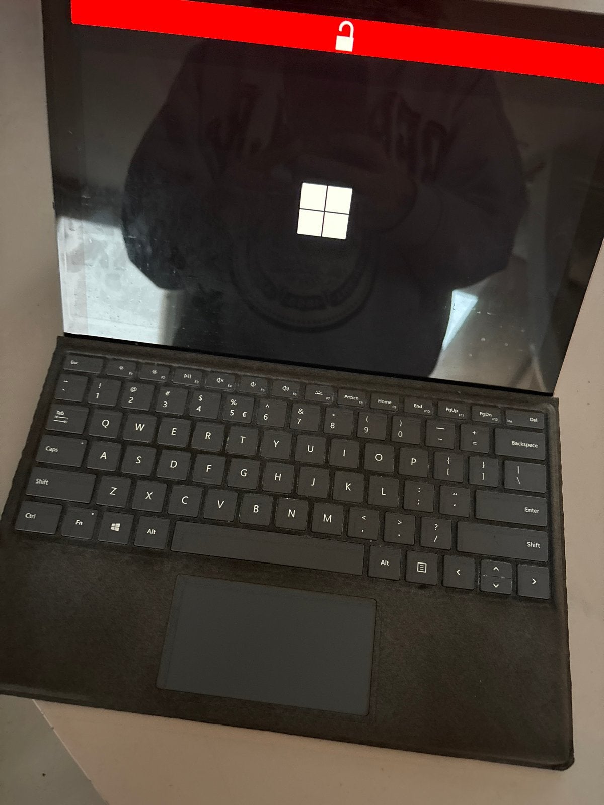 Microsoft Surface Pro 7 met toetsenbord en oplader, Computers en Software, Ophalen, Gebruikt, 2 tot 3 Ghz